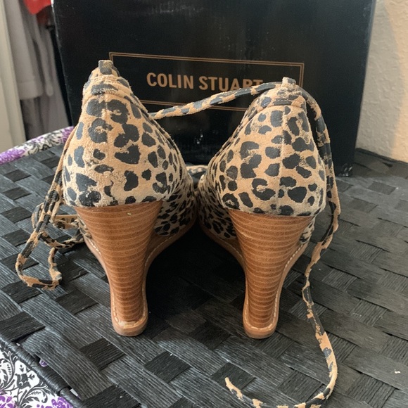 Colin Stuart leopard suede leather wooden wedge. With detachable straps. Size 10 - Picture 4 of 6